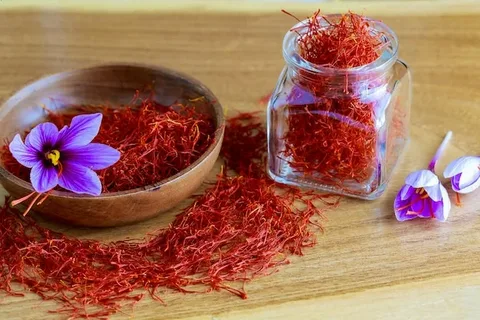 تصویر 4 از زعفران دو گرمی اصل با ارسال فوری و تضمین کیفیت بالا